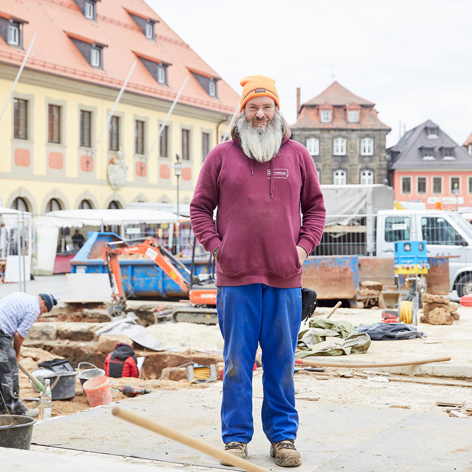 Archäologe Michael Jandejsek auf der Ausgrabungsstelle.