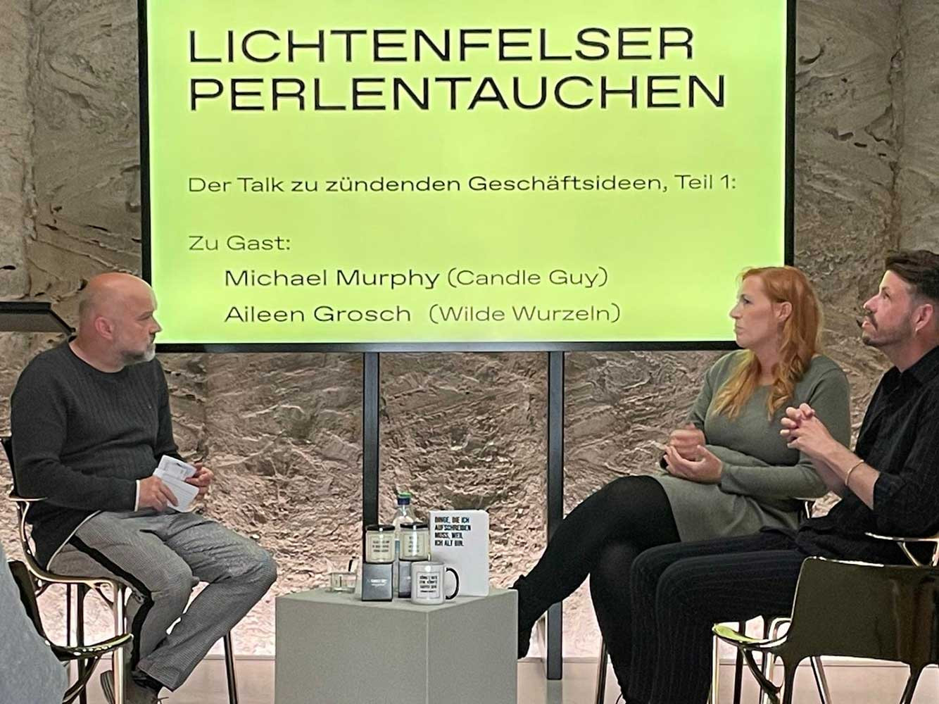 Markus Häggberg mit Michael Murphy und Aileen Grosch im Gespräch.